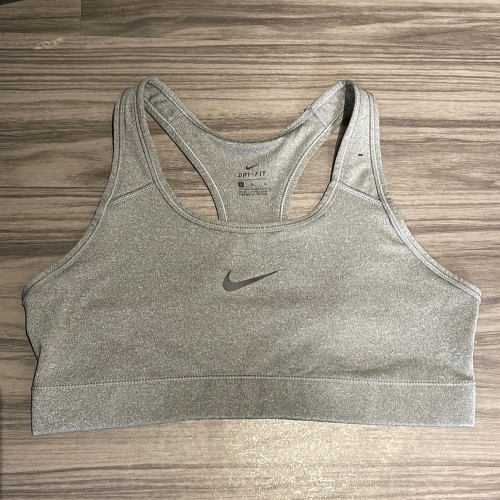 💫 Like new non-padded gray Nike sports bra size L